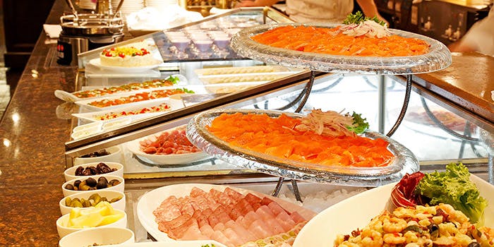 高級料理も好きなだけ 東京の人気ホテル ランチビュッフェ 10選 Macaroni