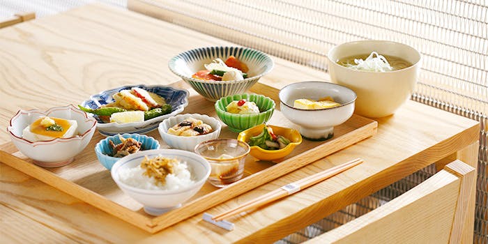 京都で女子会ランチ 豪華でおしゃれなおばんざいが食べられるお店７選 Macaroni