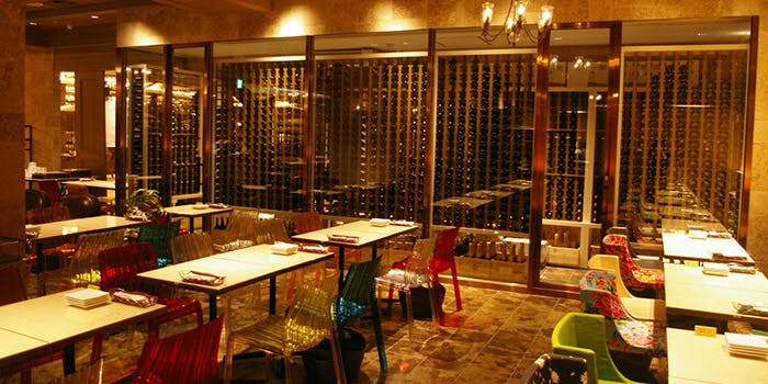 8位 ワイン好きのカップルに!イタリアンバル「世界のワイン博物館 グランフロント大阪店」の写真1