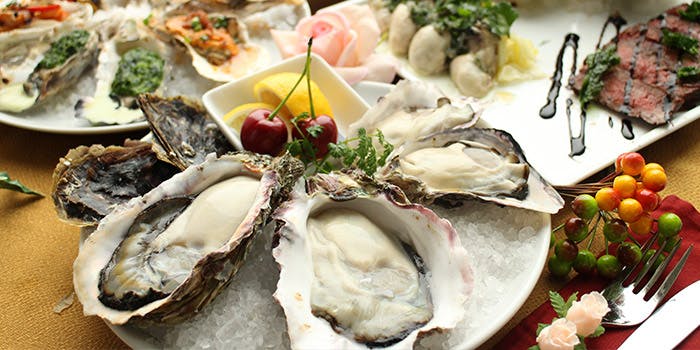 牡蠣食べ放題ランチあり！梅田周辺のオイスターバー６選！の画像