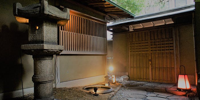 料亭のような格式高い「築地魚力 銀座店」の外観