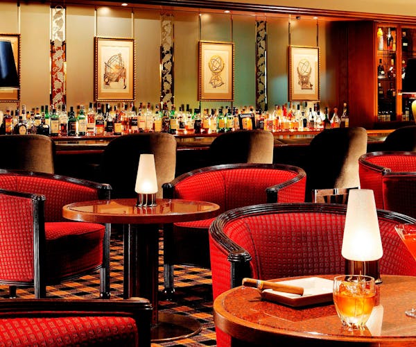 メインバー ロイヤルスコッツ ロイヤルパークホテル Okaimonoモール レストラン